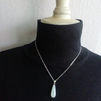 Collier et sa Pierre Goutte d'Eau Opaline